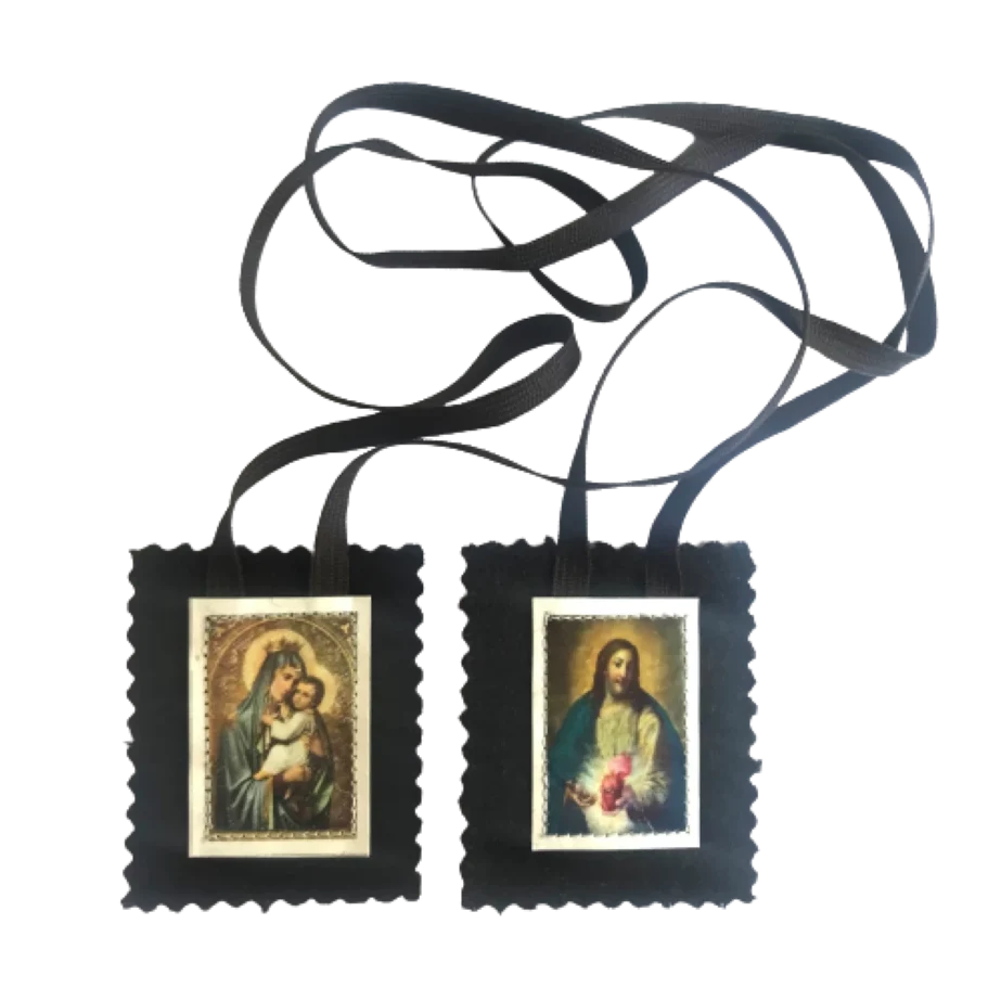 Scapulaire trouvé sur le corps de Caroline